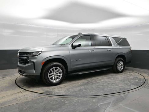 Used 2024 Chevrolet Suburban LT image 1