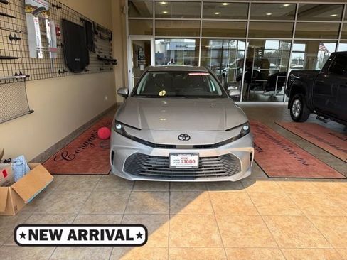 Used 2026 Toyota Camry LE w/ Preferred Package 2 (TMS) FWD image 1