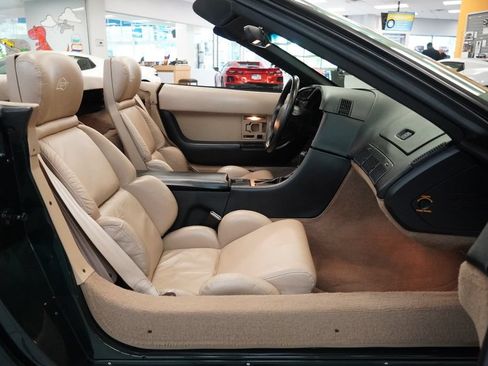 Used 1993 Chevrolet Corvette Convertible RWD image 10