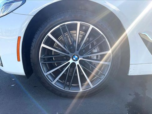 Used 2023 BMW 540i w/ Premium Package RWD image 12