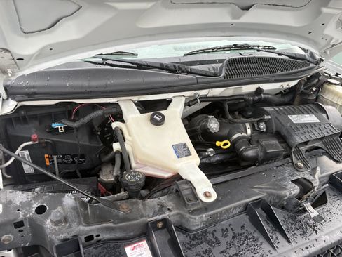 Used 2017 Chevrolet Express 3500 RWD image 8
