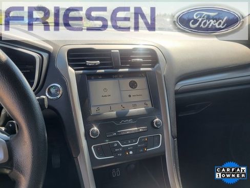 Used 2019 Ford Fusion SE image 16