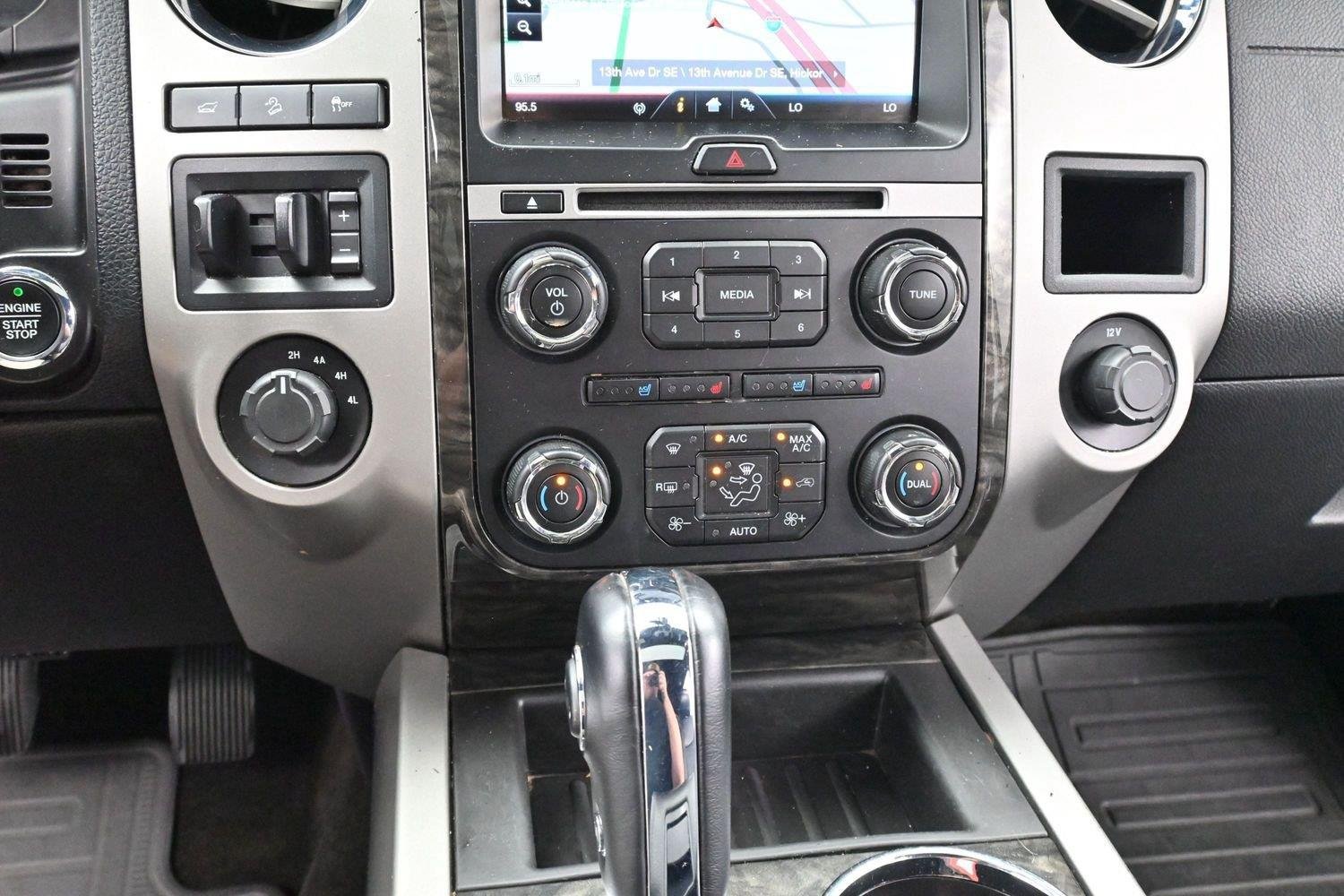 Used 2015 Ford Expedition Limited w/ Equipment Group 301A AWD/4WD image 27