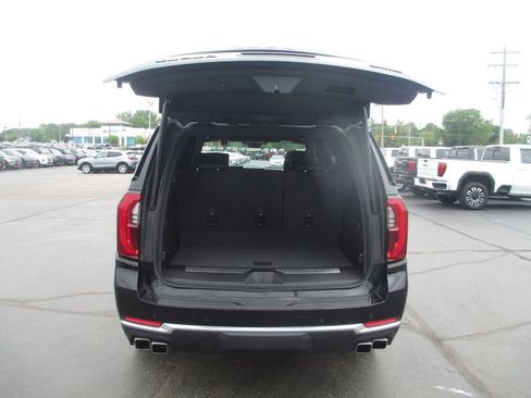Used 2025 GMC Yukon Denali w/ Denali Reserve Package AWD/4WD image 8