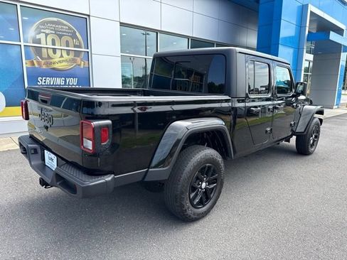 Used 2023 Jeep Gladiator Sport AWD/4WD image 6