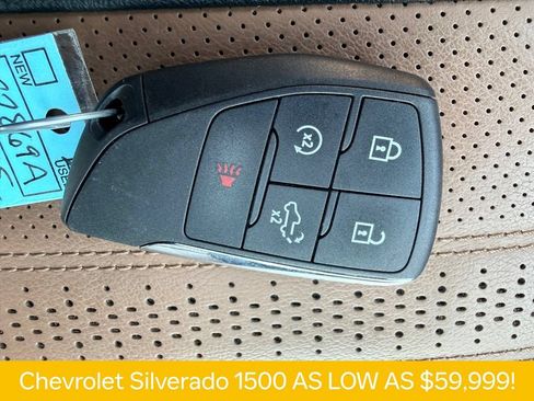 Used 2025 Chevrolet Silverado 1500 High Country w/ Technology Package AWD/4WD image 31