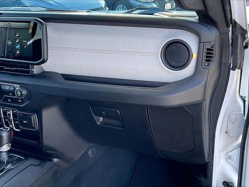 Used 2024 Jeep Wrangler Sport S image 16