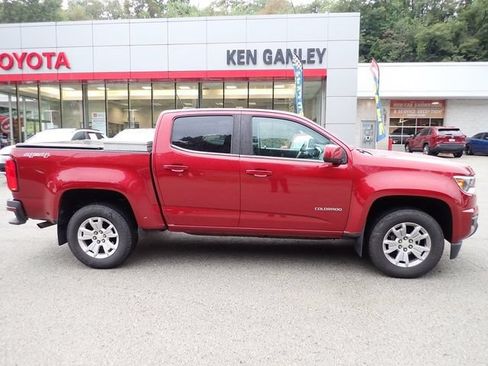Used 2017 Chevrolet Colorado LT AWD/4WD image 2