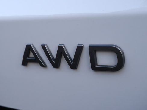 Used 2025 Nissan Kicks S AWD/4WD image 6