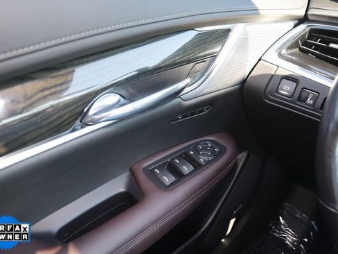 Used 2023 Cadillac XT6 Premium Luxury image 38