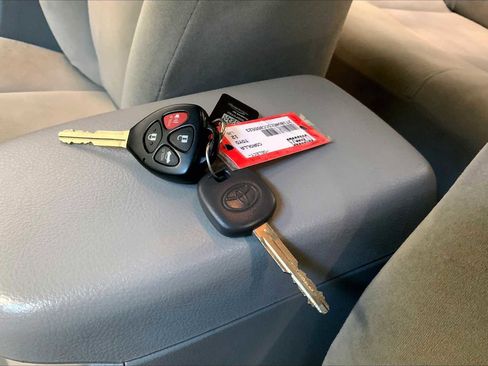 Used 2012 Toyota Corolla LE image 12