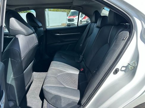 Used 2021 Toyota Camry XSE image 8