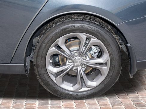 Certified 2024 Honda Accord EX image 38