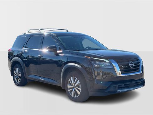 New 2025 Nissan Pathfinder SL image 9