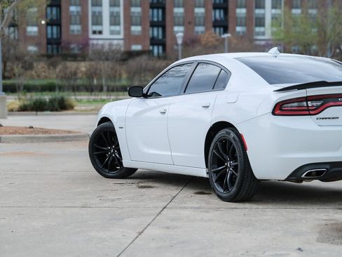 Used 2017 Dodge Charger R/T w/ Blacktop Package image 22