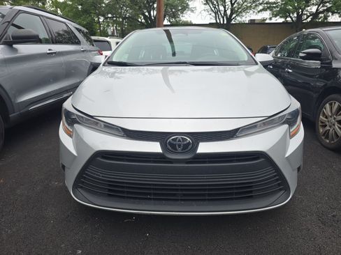 Used 2024 Toyota Corolla LE FWD image 3
