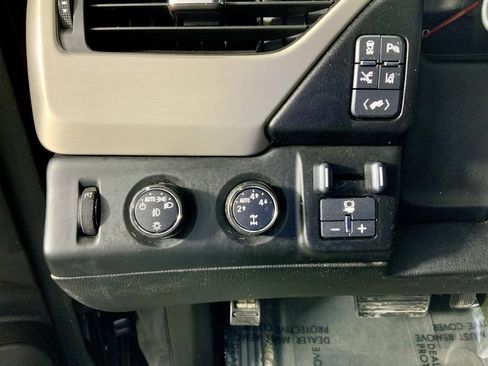 Used 2015 GMC Yukon XL Denali w/ Open Road Package image 21