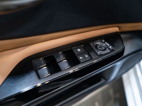 Used 2023 Lexus ES 350 w/ Premium Package image 23