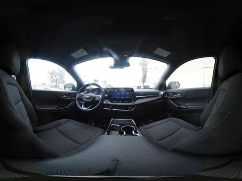 Used 2025 Chevrolet Equinox LT image 42