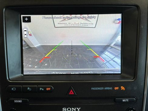 Used 2019 Ford Explorer Platinum AWD/4WD image 17