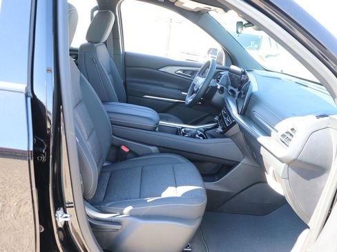 New 2026 Chevrolet Traverse LT image 32