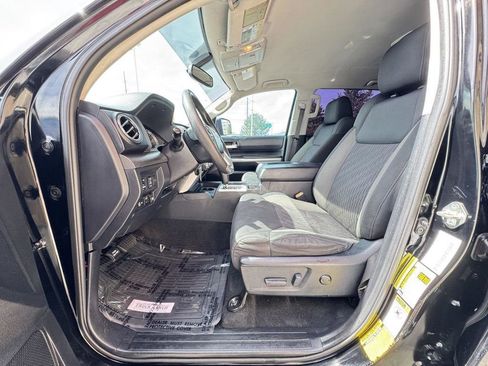 Used 2017 Toyota Tundra SR5 w/ SR5 Upgrade Package AWD/4WD image 30