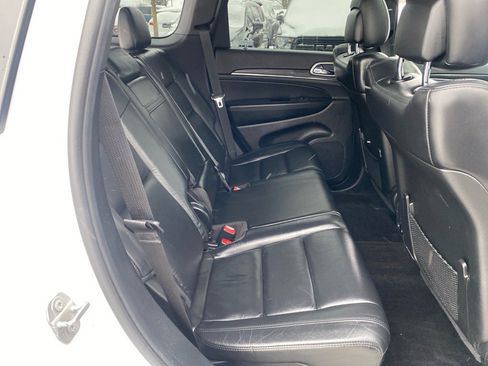 Used 2018 Jeep Grand Cherokee Limited image 27