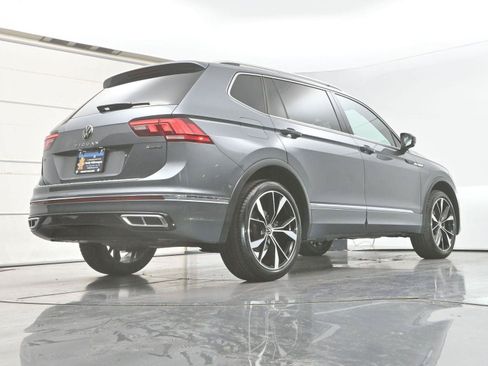 Certified 2024 Volkswagen Tiguan SEL R-Line AWD/4WD image 34