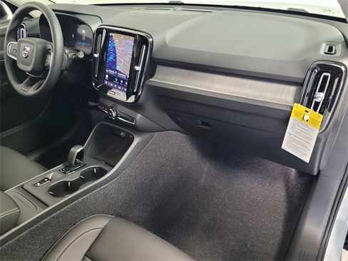 New 2026 Volvo XC40 B5 Core w/ Climate Package image 11