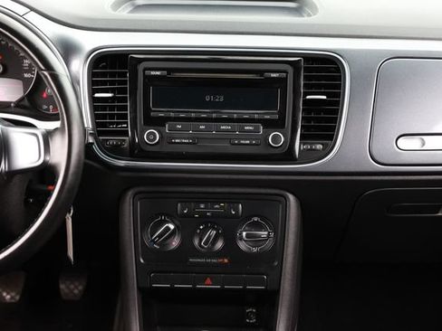 Used 2012 Volkswagen Beetle 2.5 FWD image 36