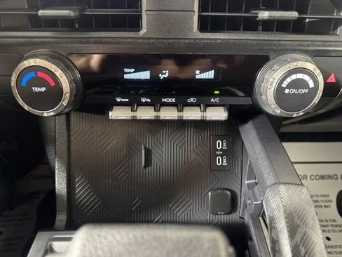 Used 2025 Toyota 4Runner SR5 AWD/4WD image 16