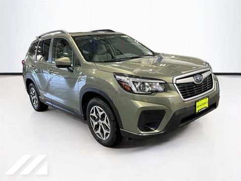 Used 2020 Subaru Forester Premium AWD/4WD image 3
