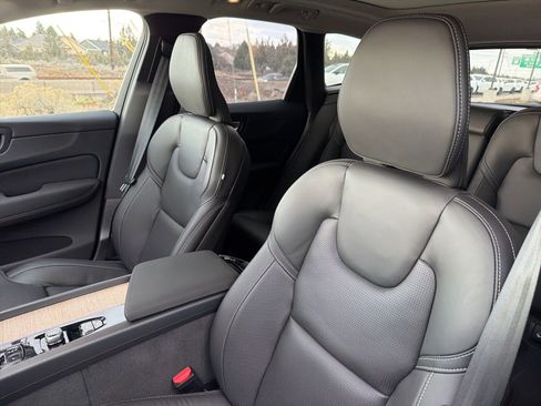 New 2026 Volvo XC60 B5 Ultra w/ Protection Package Premier image 11