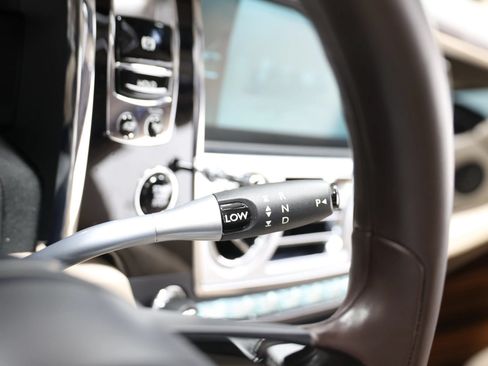 Used 2015 Rolls-Royce Wraith RWD image 45