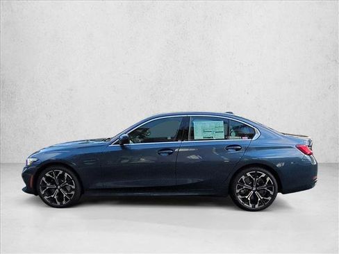 Used 2026 BMW 330i Sedan w/ Premium Package image 2