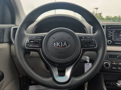 Used 2018 Kia Sportage LX FWD image 11