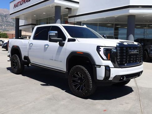 Used 2024 GMC Sierra 3500 Denali Ultimate AWD/4WD image 8