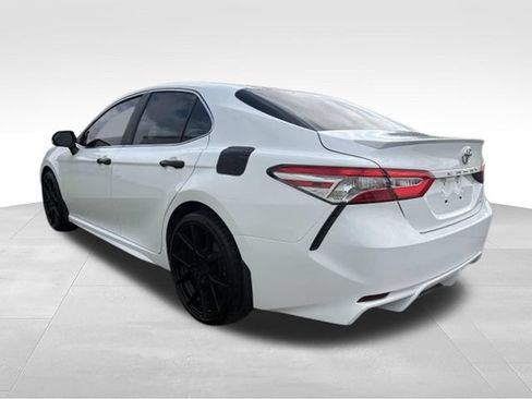 Used 2020 Toyota Camry SE FWD image 2