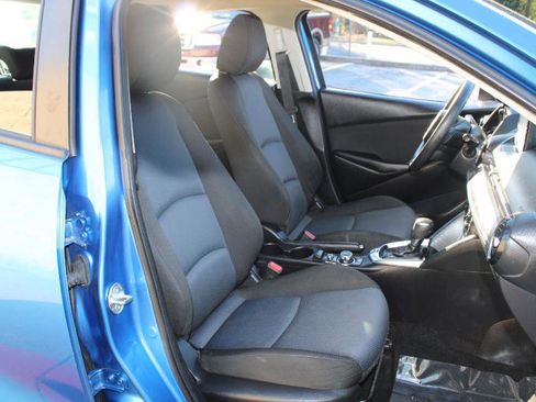 Used 2019 Toyota Yaris LE image 11