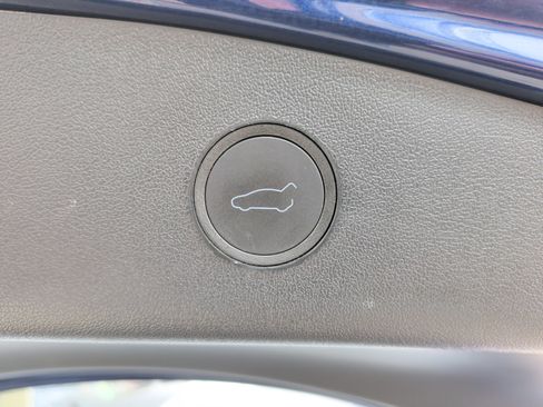 Used 2023 Tesla Model 3 Standard Range image 38