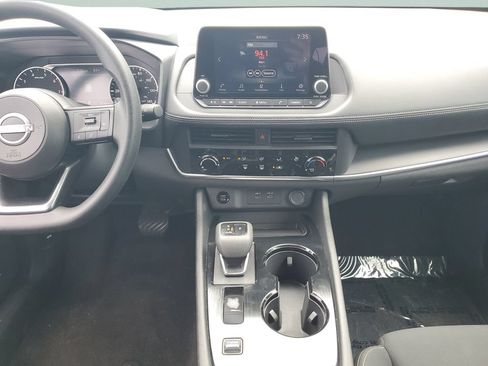Used 2024 Nissan Rogue S FWD image 17