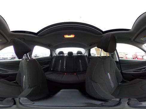 Used 2025 Hyundai Elantra SEL image 43