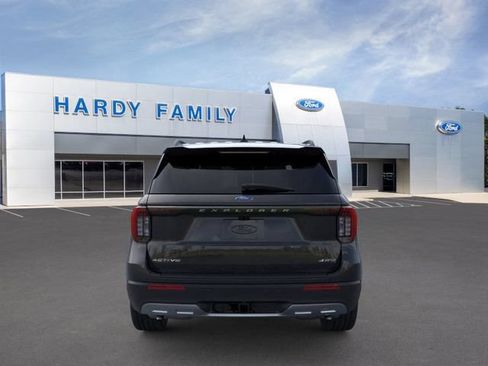 Used 2025 Ford Explorer Active w/ Active Comfort Package AWD/4WD image 5