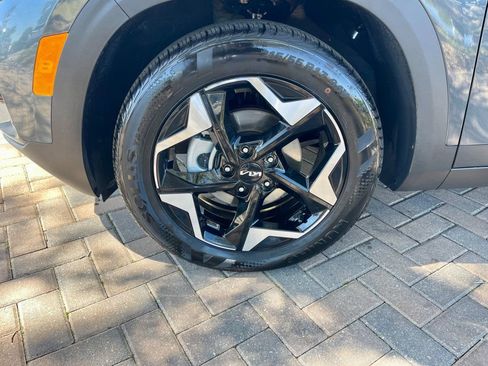 Used 2025 Kia Seltos S image 10