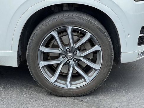 Used 2018 Volvo XC90 T5 Momentum w/ Convenience Package AWD/4WD image 16