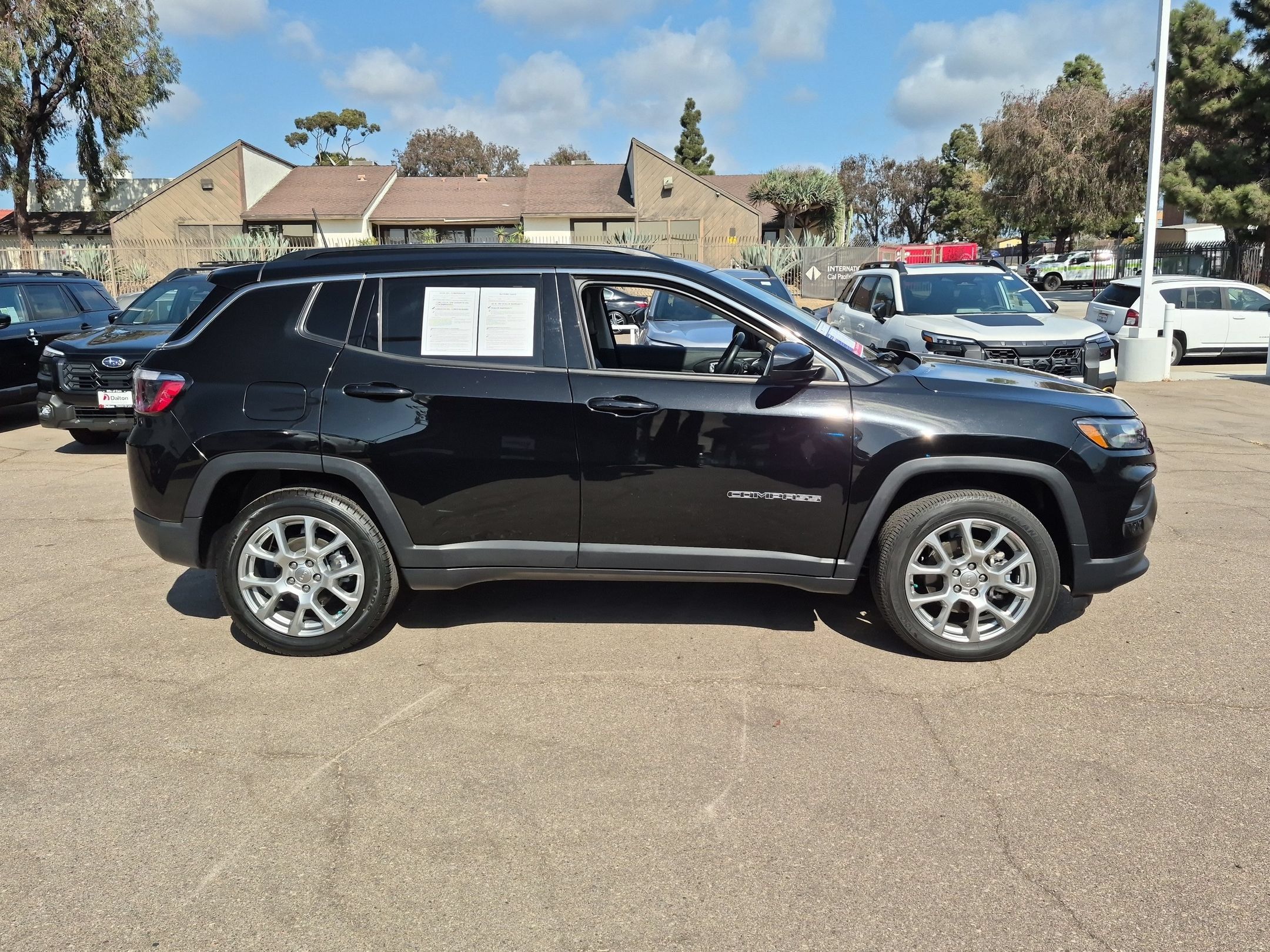 Used 2022 Jeep Compass Latitude AWD/4WD image 5