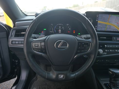 Used 2022 Lexus ES 300h F Sport image 12