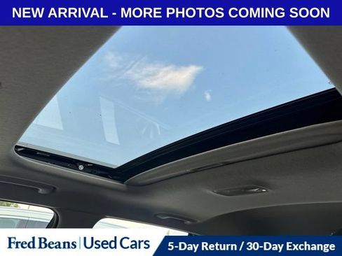 Certified 2023 Hyundai Venue SEL FWD image 13