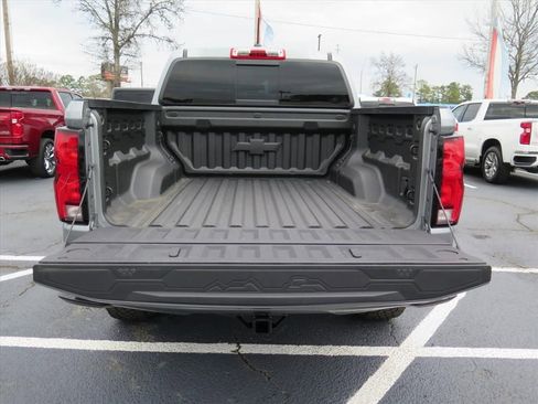 Used 2023 Chevrolet Colorado Z71 w/ Z71 Convenience Package 2 image 17