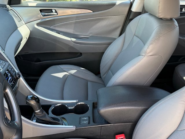 Used 2013 Hyundai Sonata Limited FWD image 12